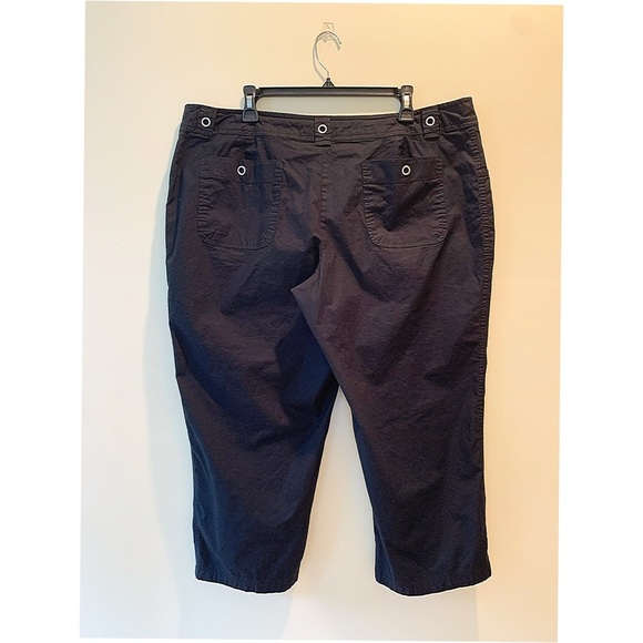 MOSSIMO STRETCH Sz 20W Black Color Stretch Cargo Style Capri - Picture 2 of 7